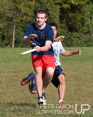Sunday Round 1 Action -- 2011 Hucks off the Hilltop