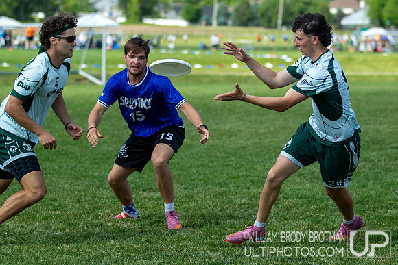 Day 2 at the 2026 USAU D-I College Championships