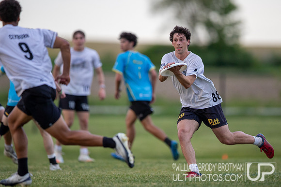 Day 2 at the 2026 USAU D-I College Championships