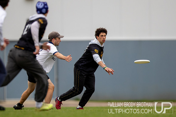 Day 1 at the 2026 USAU D-I College Championships