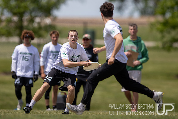 Day 1 at the 2026 USAU D-I College Championships
