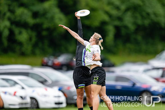 Ellipsis vs La Septima in pool play at World Ultimate Club Championships