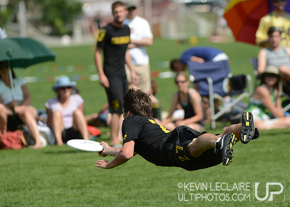 2012 USAU D-I College Championships Saturday Action