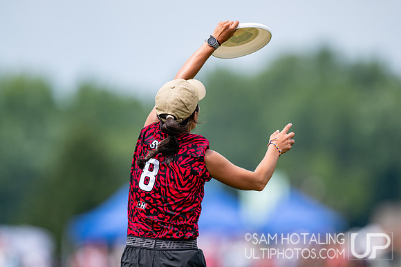Chicago Nemesis vs Swampybarg in pool play at World Ultimate Club Championships