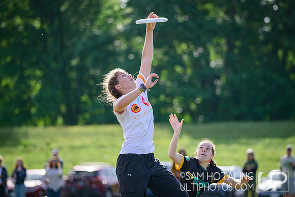 Stanford Superfly vs Vermont Ruckus in pool play at USAU D-I College Championships