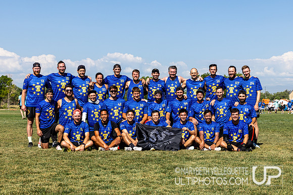 Join, or Die Team Photo. 2026  USAU Masters Championships