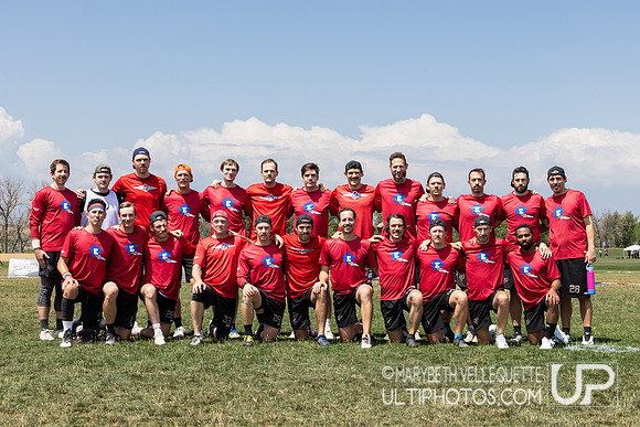 Johnny Encore Team Photo. 2026  USAU Masters Championships