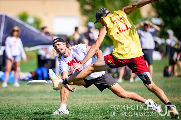 Pool play at USAU Master's Championships