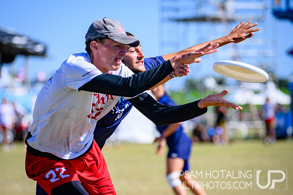 Mixed semifinals during World Ultimate Championships at Runaway Bay Precinct
