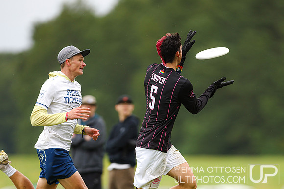 Saturday full coverage from USAU D-IIII College Championships, Pool Play Round 1: Claremont vs Richmond