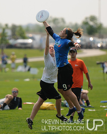 2012 USAU D-I College Championships Saturday Action