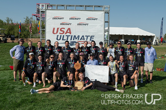 Scandal Champions Team Photo
