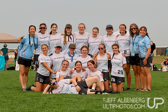 Madison MUFAbots U17G Team Photo -- 2026 USA Ultimate Youth Club