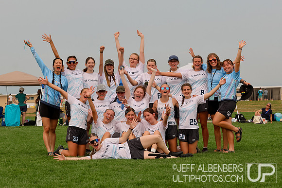 Madison MUFAbots U17G Team Photo -- 2026 USA Ultimate Youth Club
