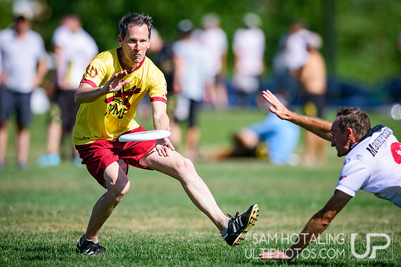 Pool play at USAU Master's Championships
