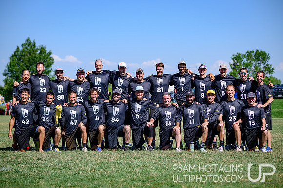 All Bashed Out GM team photo at USAU Master's Championships