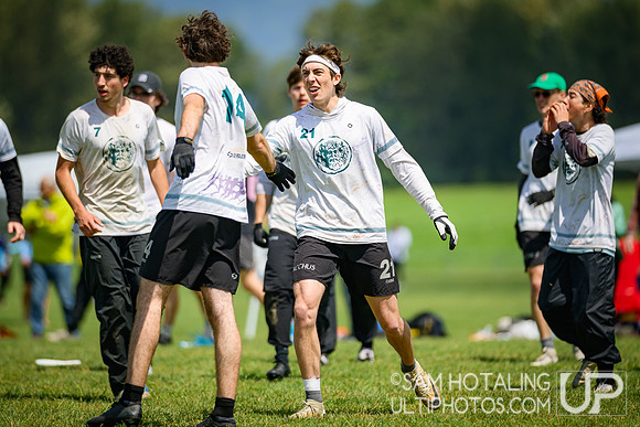 Lewis & Clark Bacchus vs Whitman Sweets in quarterfinals at USAU D-III College Championships
