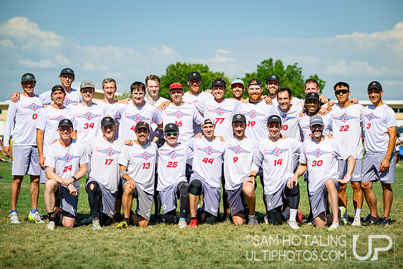 Johnny Walker team photo at USAU Master's Championships