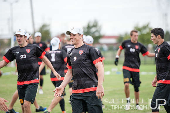 USAU_Nationals_2013_Friday_20131018_135610_JBP5374