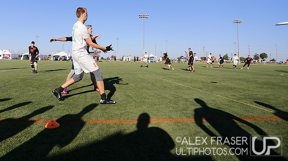Friday - Men's Pre-Quarters - 2015 USAU National Championships