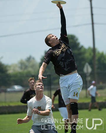 2012 USAU D-I College Championships Saturday Action