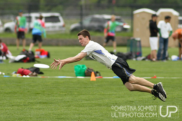 2012 USAU D-I College Championships Friday Round 2 Action