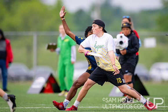 Pool play at USAU D1 College Championships