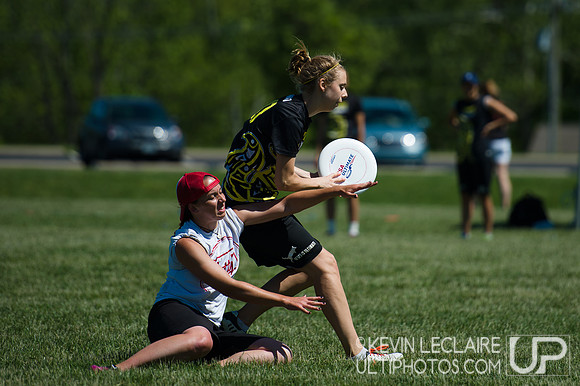 2014 USAU D-I College Champs Friday Round 4 Action