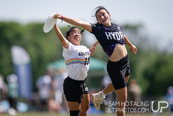 Highlights from pool play USAU DI College Championships at Memorial Stadium