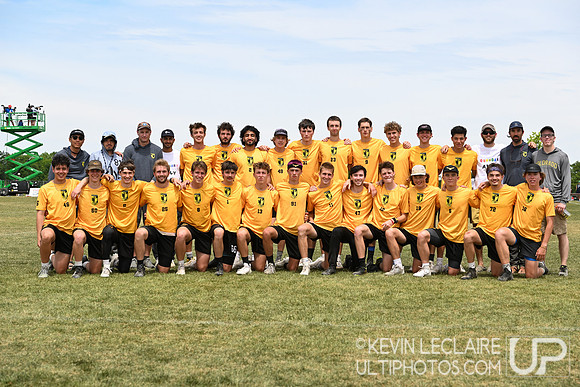 Colorado Mamabird Team Photo -- 2023 D1 Champs