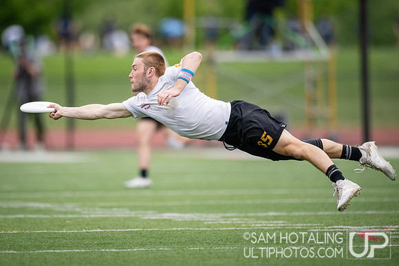 Massachusetts Zoodisc vs Cal Poly-SLO Slocore in semifinals at USAU DI College Nationals
