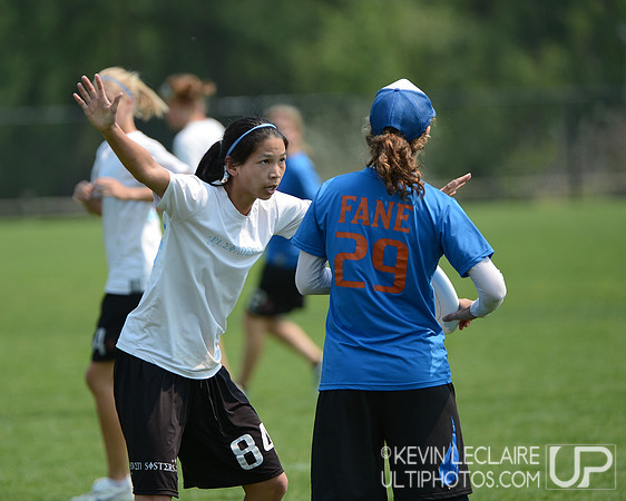 2012 USAU D-I College Championships Saturday Action