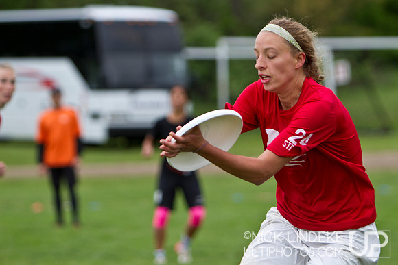 Saturday Pool Play - Round 1 - 2013 D-I College Champs