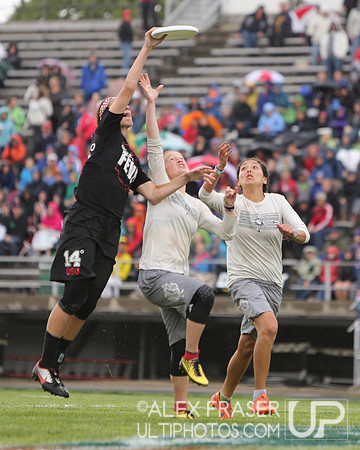 Sunday Highlights - 2013 USA Ultimate D-I College Champs