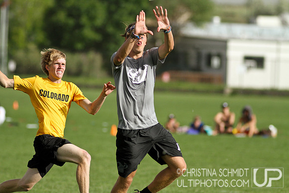 2012 USAU D-I College Championships Saturday Pre-Qtrs Action