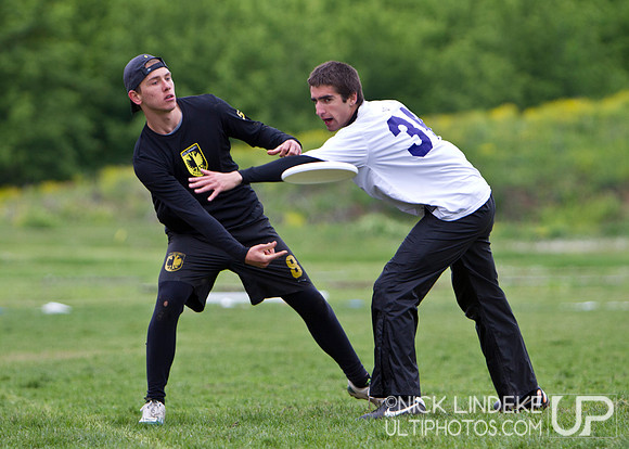 Saturday Pool Play - Round 1 - 2013 D-I College Champs