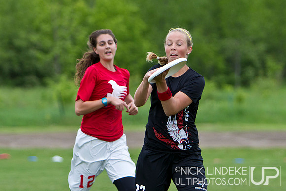 Saturday Pool Play - Round 1 - 2013 D-I College Champs