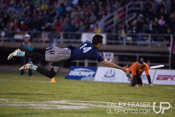 Sunday Highlights - 2013 USA Ultimate D-I College Champs