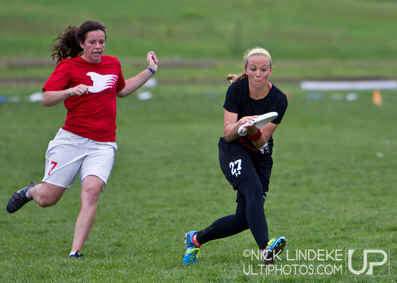 Saturday Pool Play - Round 1 - 2013 D-I College Champs