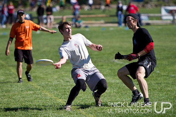 Friday Pool Play - Round 1 - 2013 D-I College Champs