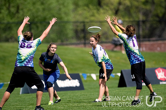 Saturday 10:30am round -- 2011 USAU College Championships