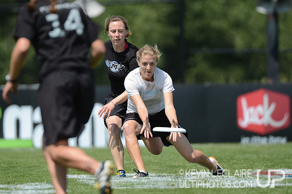2012 USAU D-I College Championships Friday Action