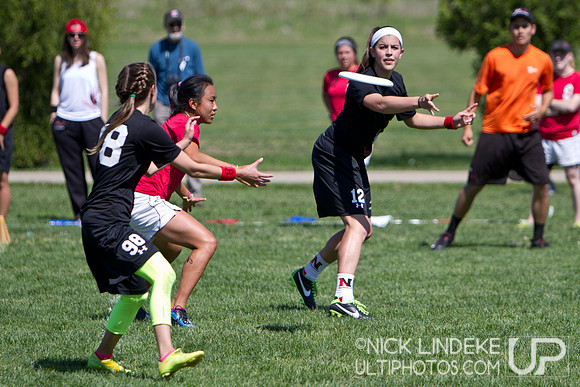 Friday Pool Play - Round 4 - 2013 D-I College Champs
