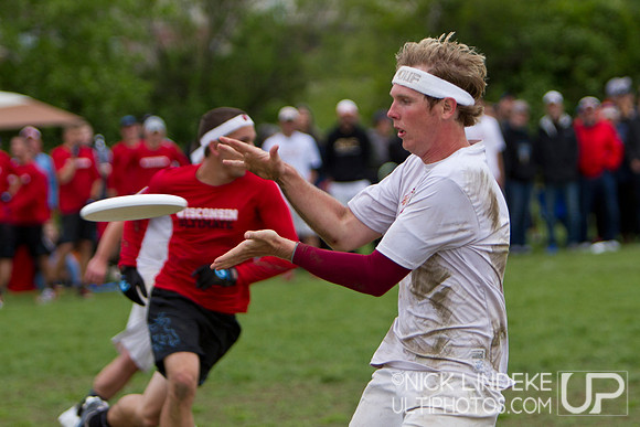 Saturday Pool Play - Round 4 - 2013 D-I College Champs