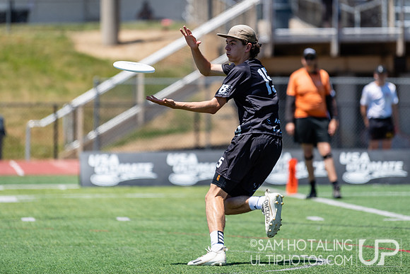 Massachusetts Zoodisc vs North Carolina Darkside in finals at USAU DI College Nationals