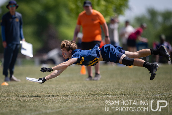 Highlights from pool play USAU DI College Championships at Memorial Stadium