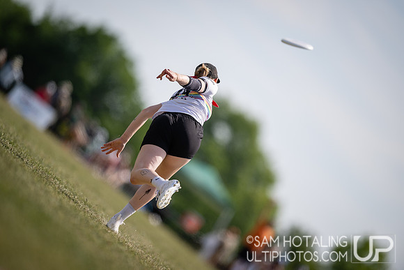 Highlights from pool play USAU DI College Championships at Memorial Stadium