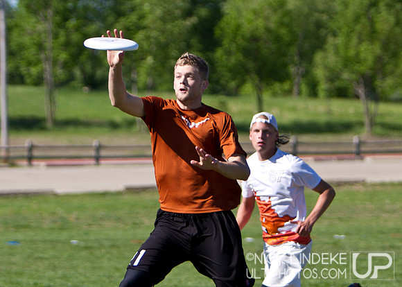 Friday Pool Play - Round 1 - 2013 D-I College Champs