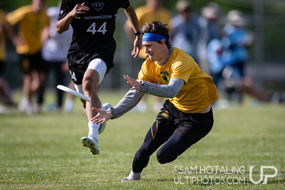 Highlights from pool play USAU DI College Championships at Memorial Stadium