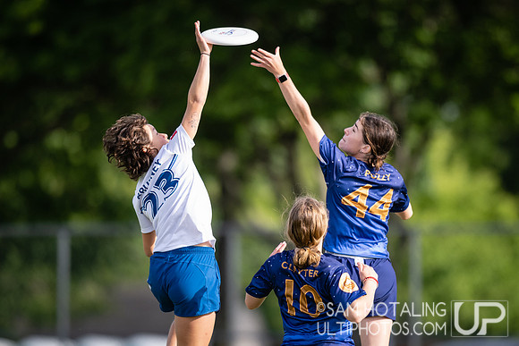 Highlights from pool play USAU DI College Championships at Memorial Stadium